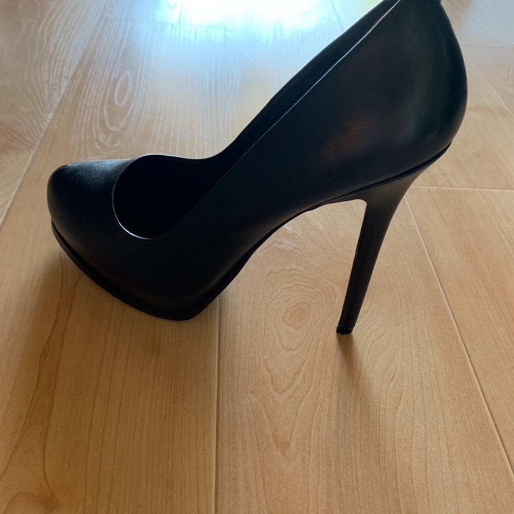 Black Aldo heels